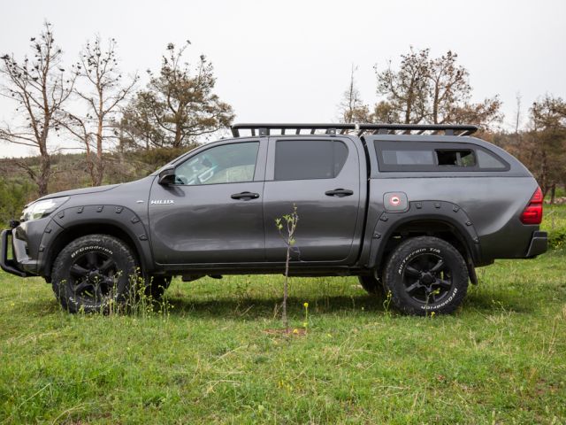 2. TOYOTA HILUX, YEAR 2017